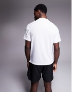 quick dry performance jersey chest graphic oversized  training t-shirt in white