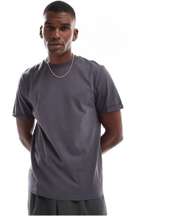 60% New essential roll sve t-shirt with crew neck in charcoal