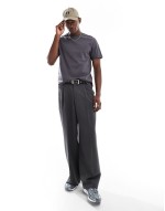 60% New essential roll sve t-shirt with crew neck in charcoal