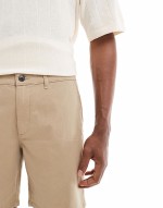 Training essentials woven shorts in chalky brown