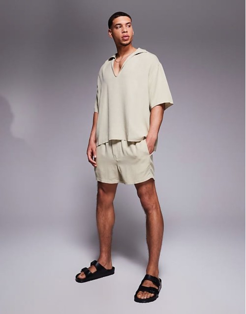 chino short in black