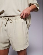 chino short in black