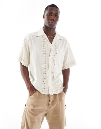 revere collar shirt with floral applique in cream