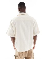 revere collar shirt with floral applique in cream